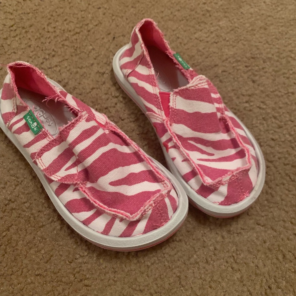 Sanuk toddler size 9